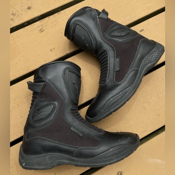 Black Icon Reign Women’s Motorcycle Boots - Picture 2 of 6